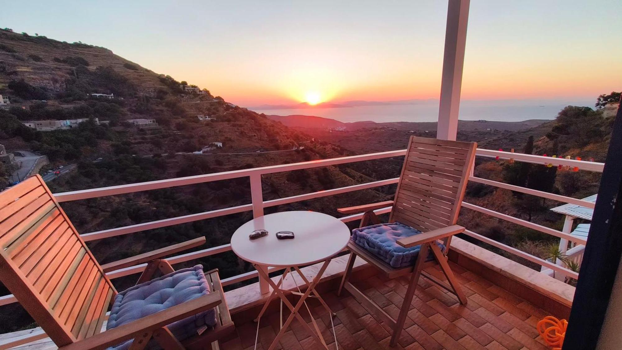 Enjoy A Wondeful Sunset From A Traditional House-Aggelos Apartment Ioulis Exterior photo